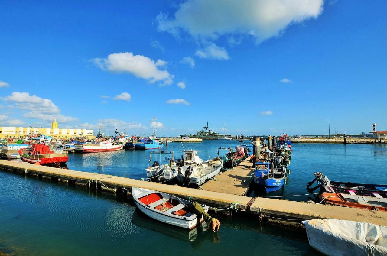 Suites & Apartments - Dp Setubal Bagian luar foto